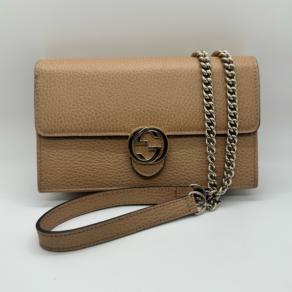Gucci Interlocking GG Wallet on Chain